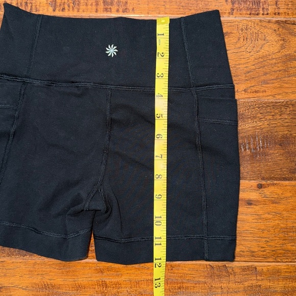 Athleta Girl Right Moves Stash Black Athletic Shorts, size 8-10 - Picture 5 of 6